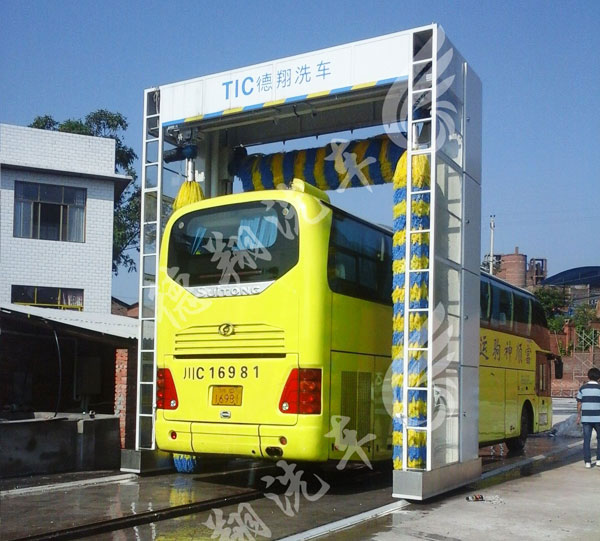 大巴洗車(chē)機(jī)